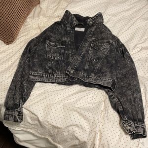 black distressed cropped jean jacket!